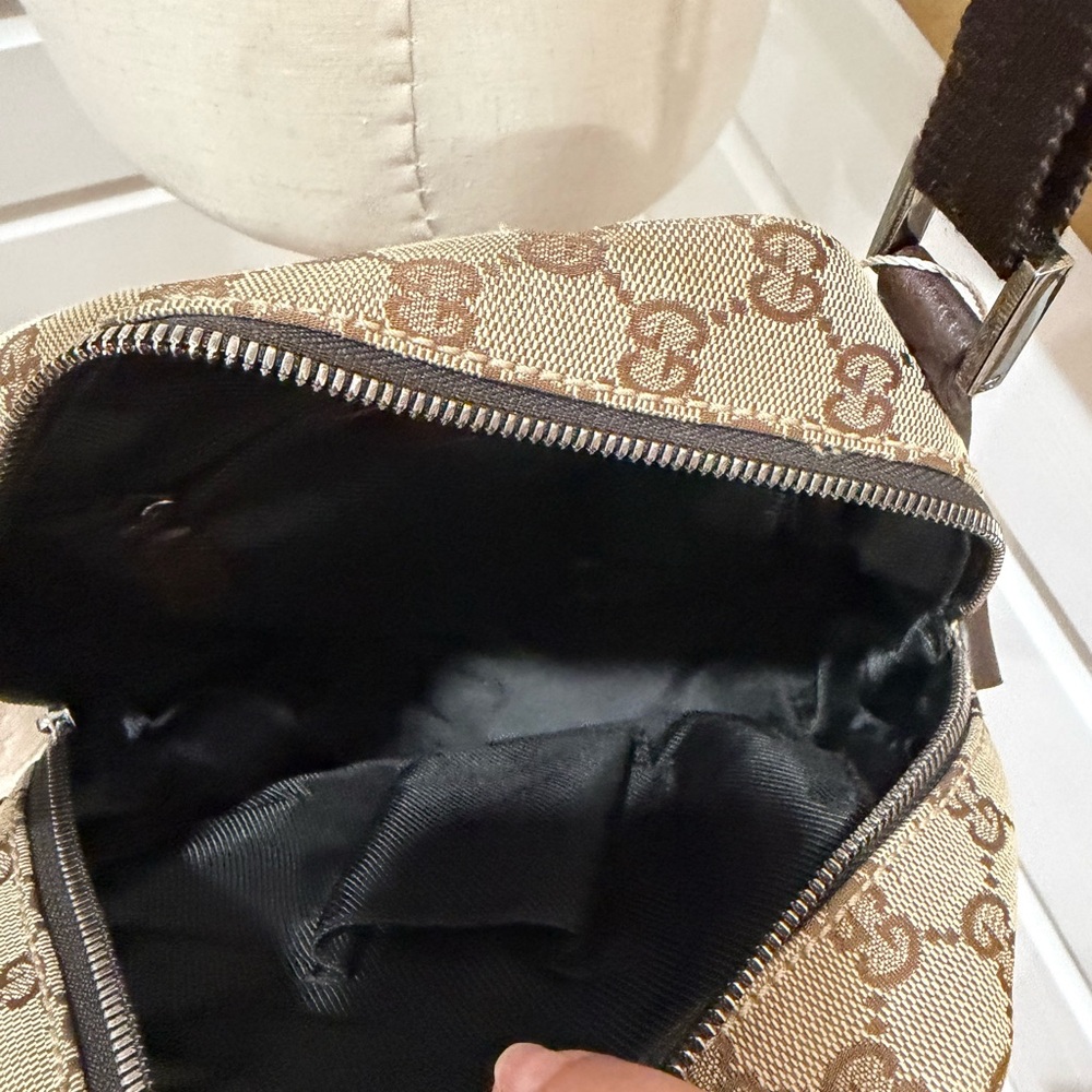 Gucci Tan and Brown Monogram Messenger Bag - Picture 4 of 5